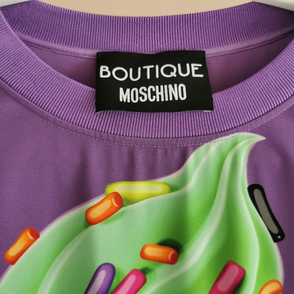 ❌SOLD❌ Moschino Sweatshirt - Picture 4 of 7
